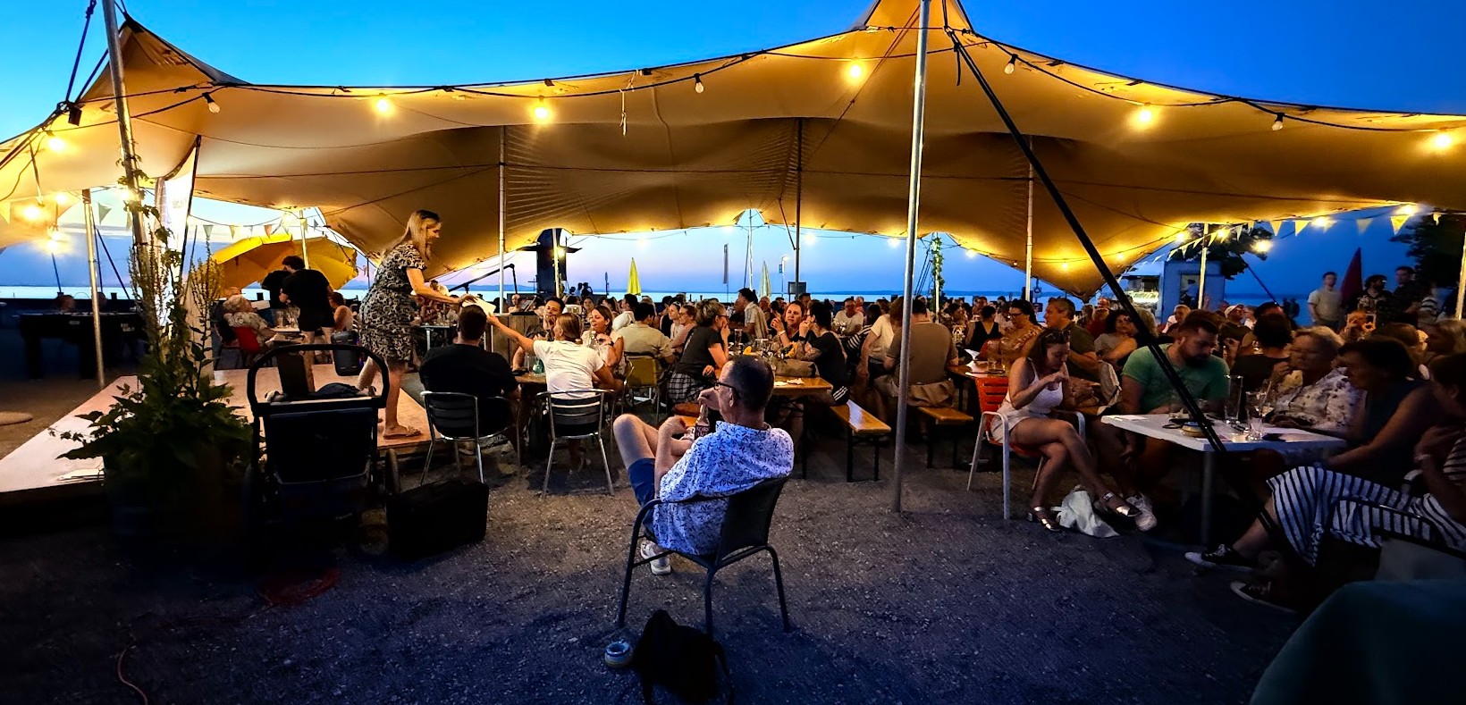 Wunderbare Stimmung am PubQuiz 2026 im Zelt-Werk